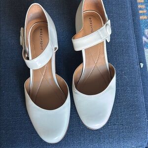 Easy Spirit Women's Cream Mary Jane Shoes